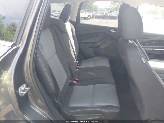 1FMCU9GDXHUC42261 Ford ESCAPE SE