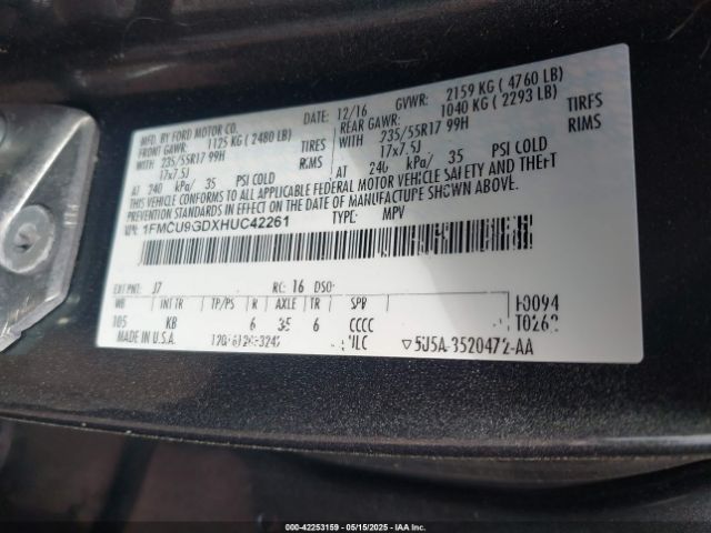 1FMCU9GDXHUC42261 Ford ESCAPE SE