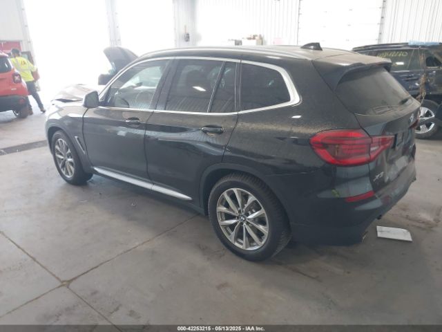 2018 BMW X3 5UXTR9C52JLD74075 Photo 2