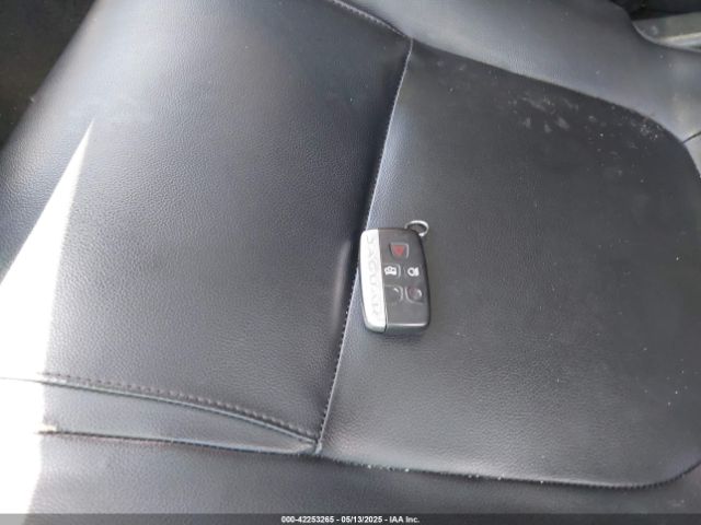 2017 JAGUAR XE SAJAD4BG5HA971996 Photo 10