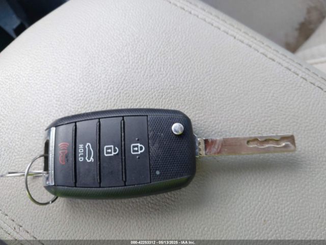 5XXGT4L31GG072188 KIA Optima Lx