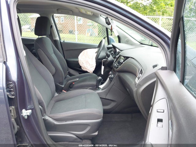 3GNCJKSB3JL189680 Chevrolet TRAX LS