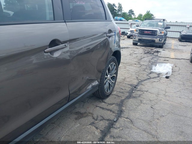 JA4AP3AU6JZ006542 Mitsubishi Outlander Sport 2.0 Es