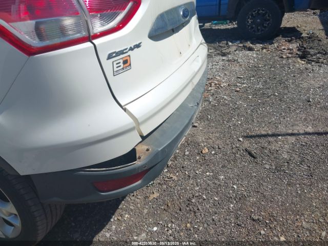 1FMCU0J98FUC78723 Ford Escape Titanium