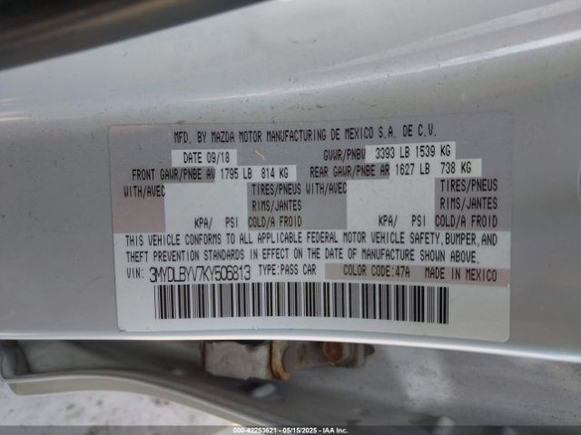 2019 TOYOTA YARIS 3MYDLBYV7KY506813 Photo 8