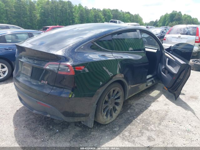 2024 TESLA MODEL Y 7SAYGDEE6RA218338 Photo 3