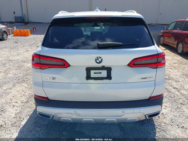 BMW X5 2019 5UXCR6C58KLL60811 Image 16