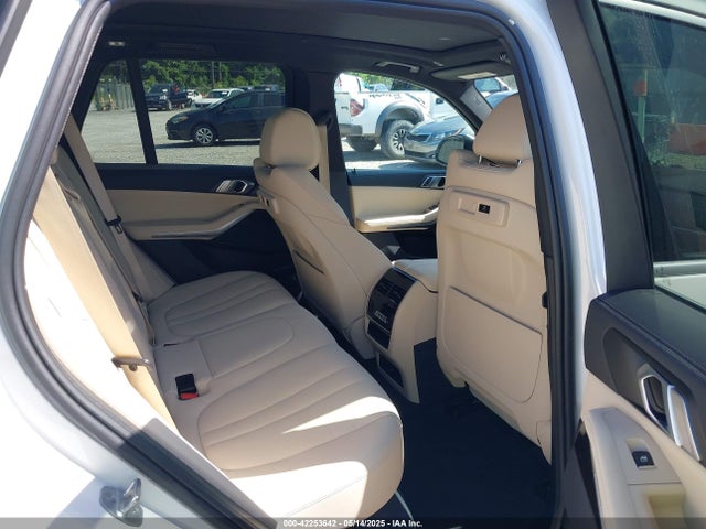 BMW X5 2019 5UXCR6C58KLL60811 Image 8