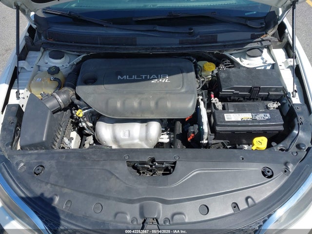 1C3CCCAB6FN675289 Chrysler 200 Limited
