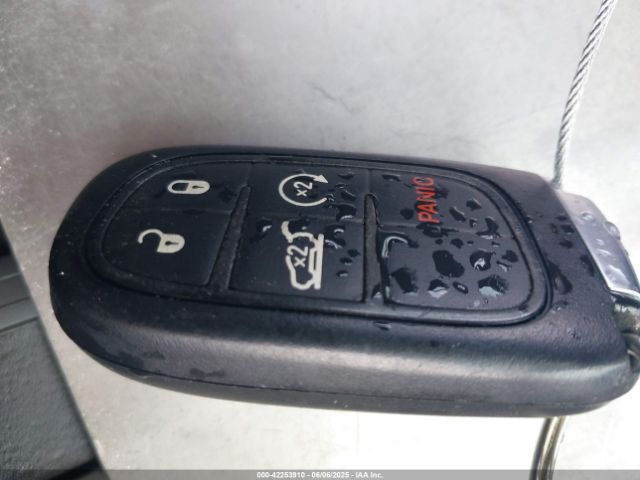 1C4PJMDN0KD167401 Jeep Cherokee Limited 4x4