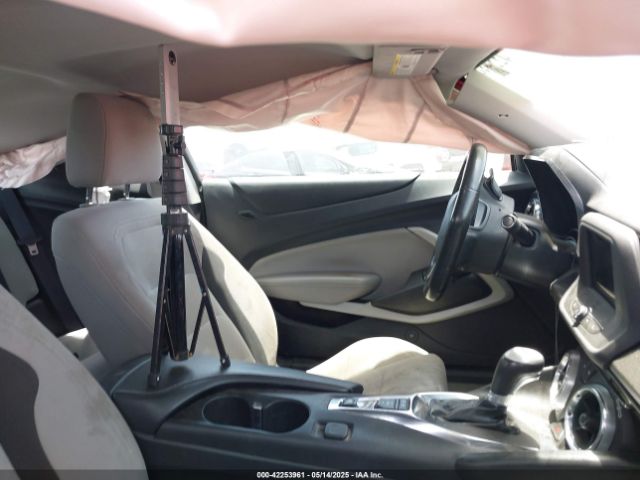 2022 CHEVROLET CAMARO 1G1FB1RX8N0118484 Photo 4