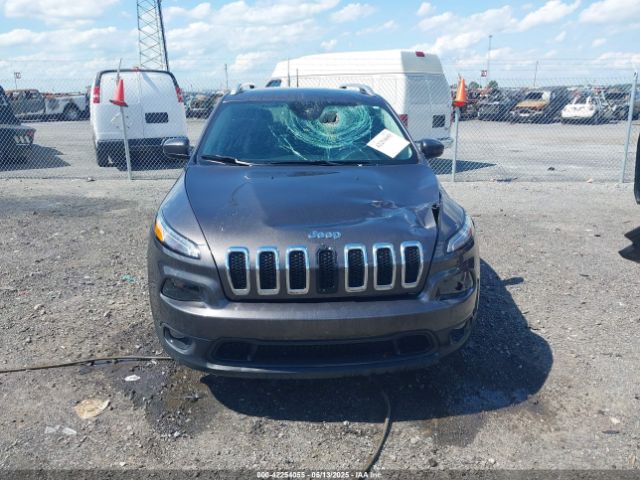 1C4PJLLBXJD553016 Jeep Cherokee Latitude Plus Fwd