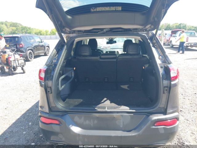1C4PJLLBXJD553016 Jeep Cherokee Latitude Plus Fwd