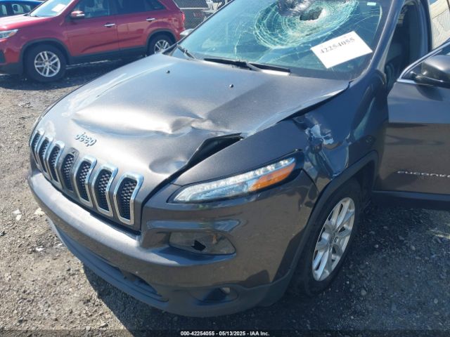 1C4PJLLBXJD553016 Jeep Cherokee Latitude Plus Fwd
