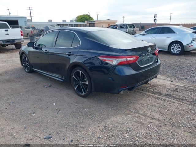 2018 TOYOTA CAMRY 4T1B61HK6JU525380 Photo 2