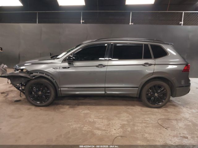 3VV8B7AX1NM111194 Volkswagen Tiguan 2.0t Se R-line Black