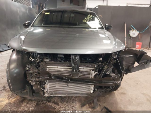 3VV8B7AX1NM111194 Volkswagen Tiguan 2.0t Se R-line Black