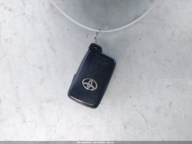 JTDKN3DU4F0470775 Toyota Prius Two