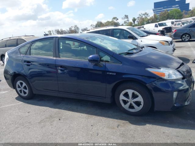 JTDKN3DU4F0470775 Toyota Prius Two