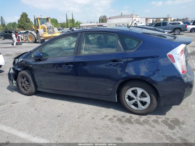 JTDKN3DU4F0470775 Toyota Prius Two