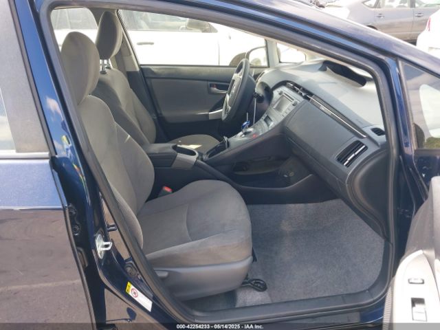 JTDKN3DU4F0470775 Toyota Prius Two