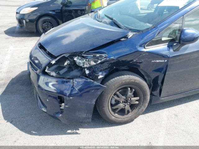 JTDKN3DU4F0470775 Toyota Prius Two
