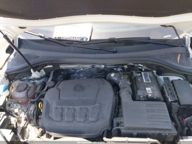 3VVCB7AX3NM073218 Volkswagen Tiguan