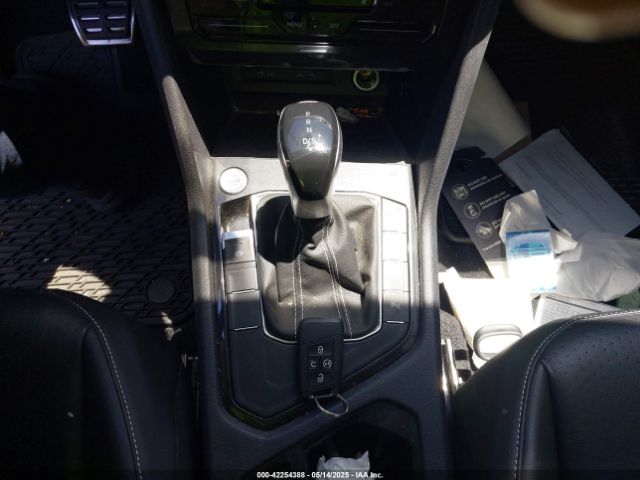3VVCB7AX3NM073218 Volkswagen Tiguan