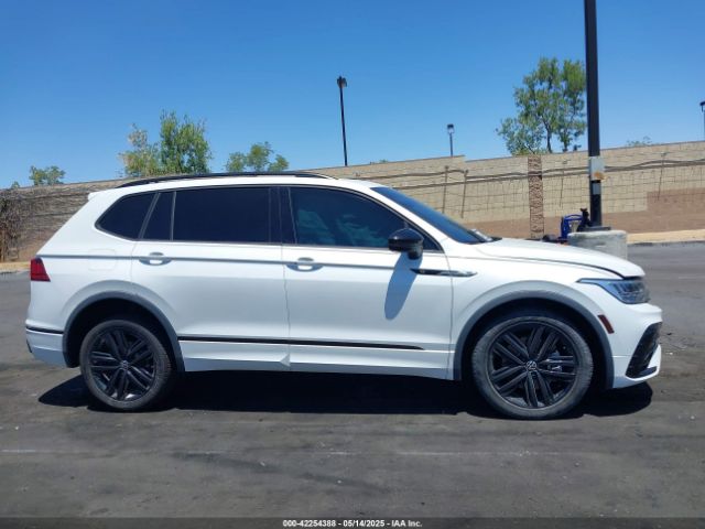 3VVCB7AX3NM073218 Volkswagen Tiguan