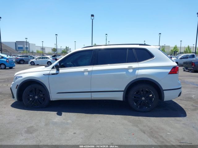 3VVCB7AX3NM073218 Volkswagen Tiguan