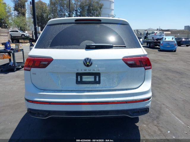 3VVCB7AX3NM073218 Volkswagen Tiguan