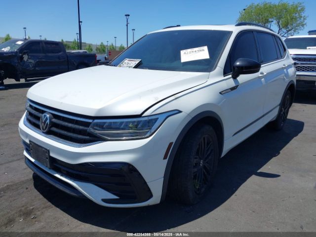 3VVCB7AX3NM073218 Volkswagen Tiguan