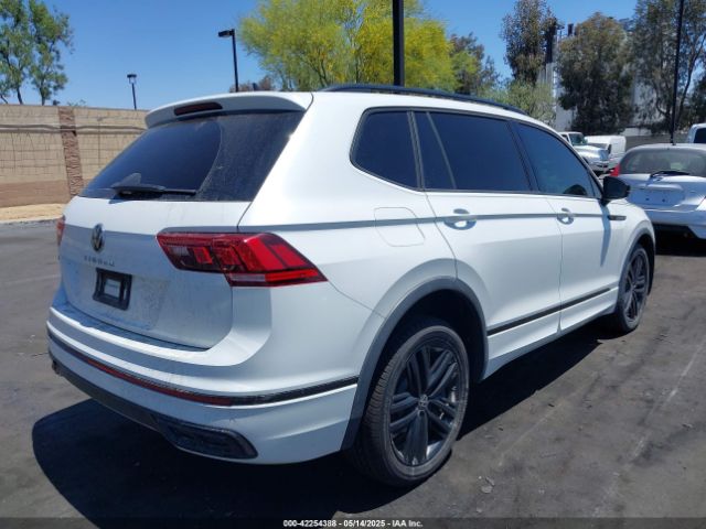 3VVCB7AX3NM073218 Volkswagen Tiguan