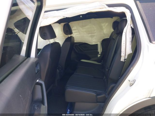 3VVCB7AX3NM073218 Volkswagen Tiguan