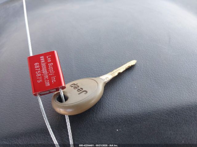 1C4NJPBA6GD569276 Jeep 2016