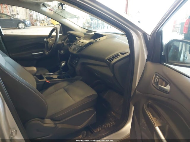 1FMCU9GDXJUD27865 Ford ESCAPE SE