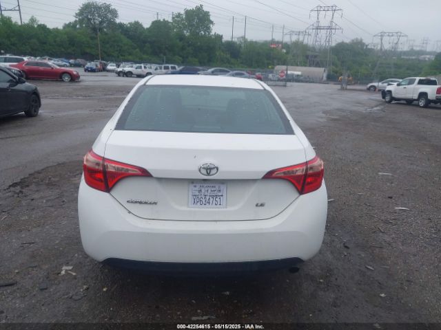 2T1BURHE8JC099157 Toyota COROLLA LE