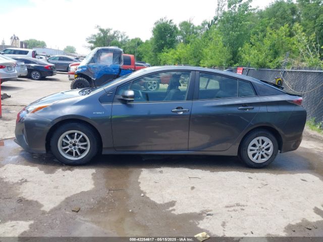 JTDKBRFU2G3014010 Toyota Prius Two