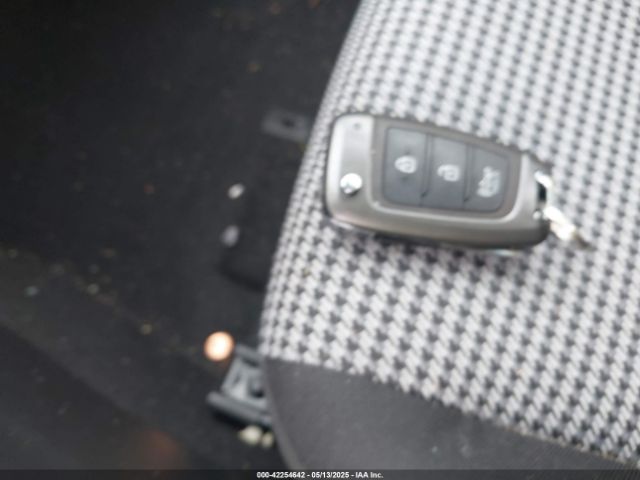 KM8K1CAA4MU746136 Hyundai Kona Se