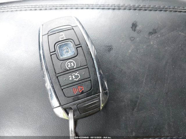 5LMCJ3D90HUL70673 Lincoln Mkc Reserve