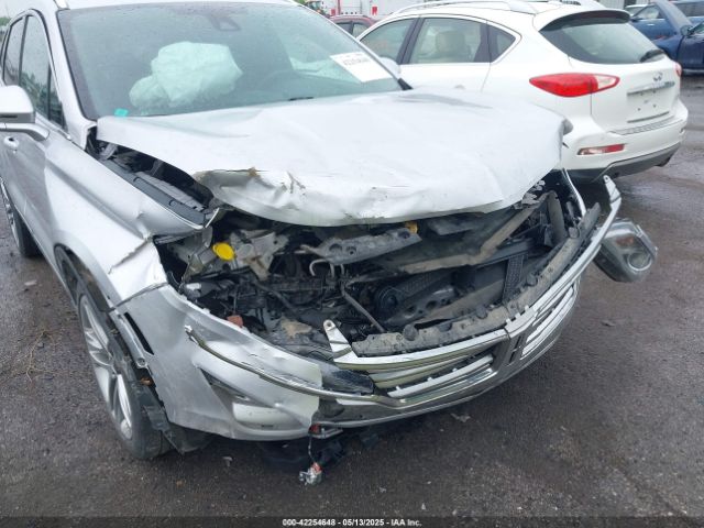 5LMCJ3D90HUL70673 Lincoln Mkc Reserve