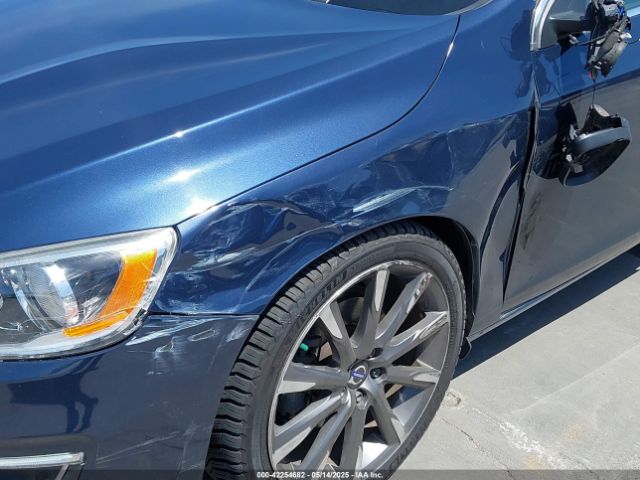 YV140MEKXF1252046 Volvo V60 T5 Premier