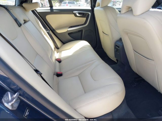YV140MEKXF1252046 Volvo V60 T5 Premier
