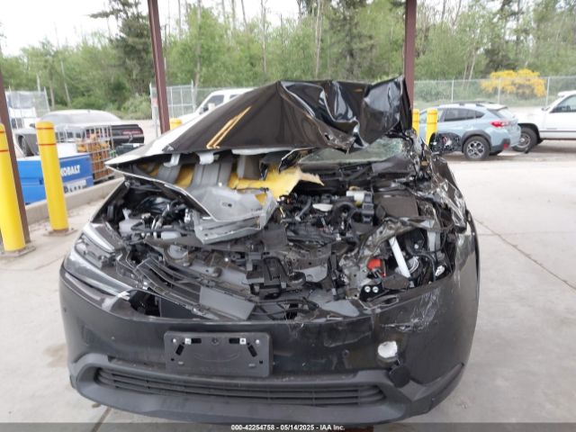 JTDADABU1R3019635 Toyota Prius Le Awd-e