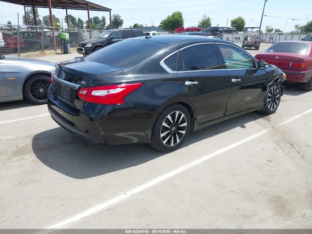 Nissan Altima 2017 1N4AL3AP1HC489257 Image 4