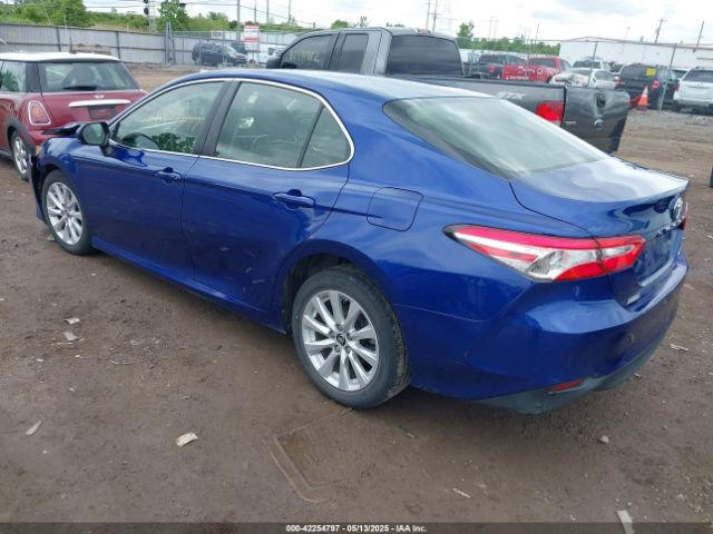2018 TOYOTA CAMRY JTNB11HK7J3066378 Photo 2