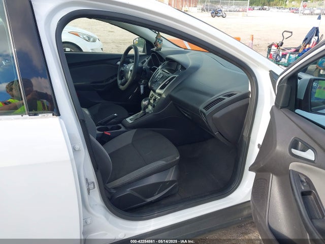 1FADP3F24EL336463 Ford FOCUS SE