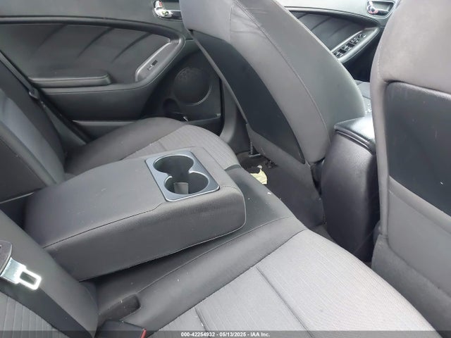 KNAFX4A60F5259581 KIA FORTE LX