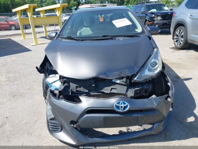 JTDKDTB32G1127732 Toyota Prius C One