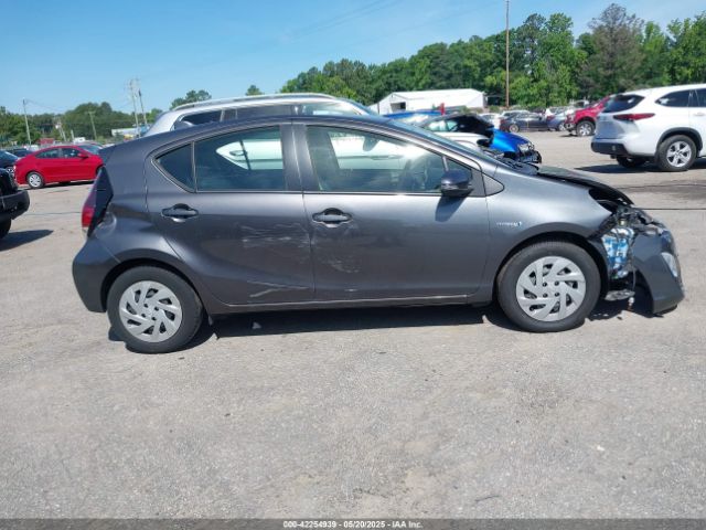 JTDKDTB32G1127732 Toyota Prius C One